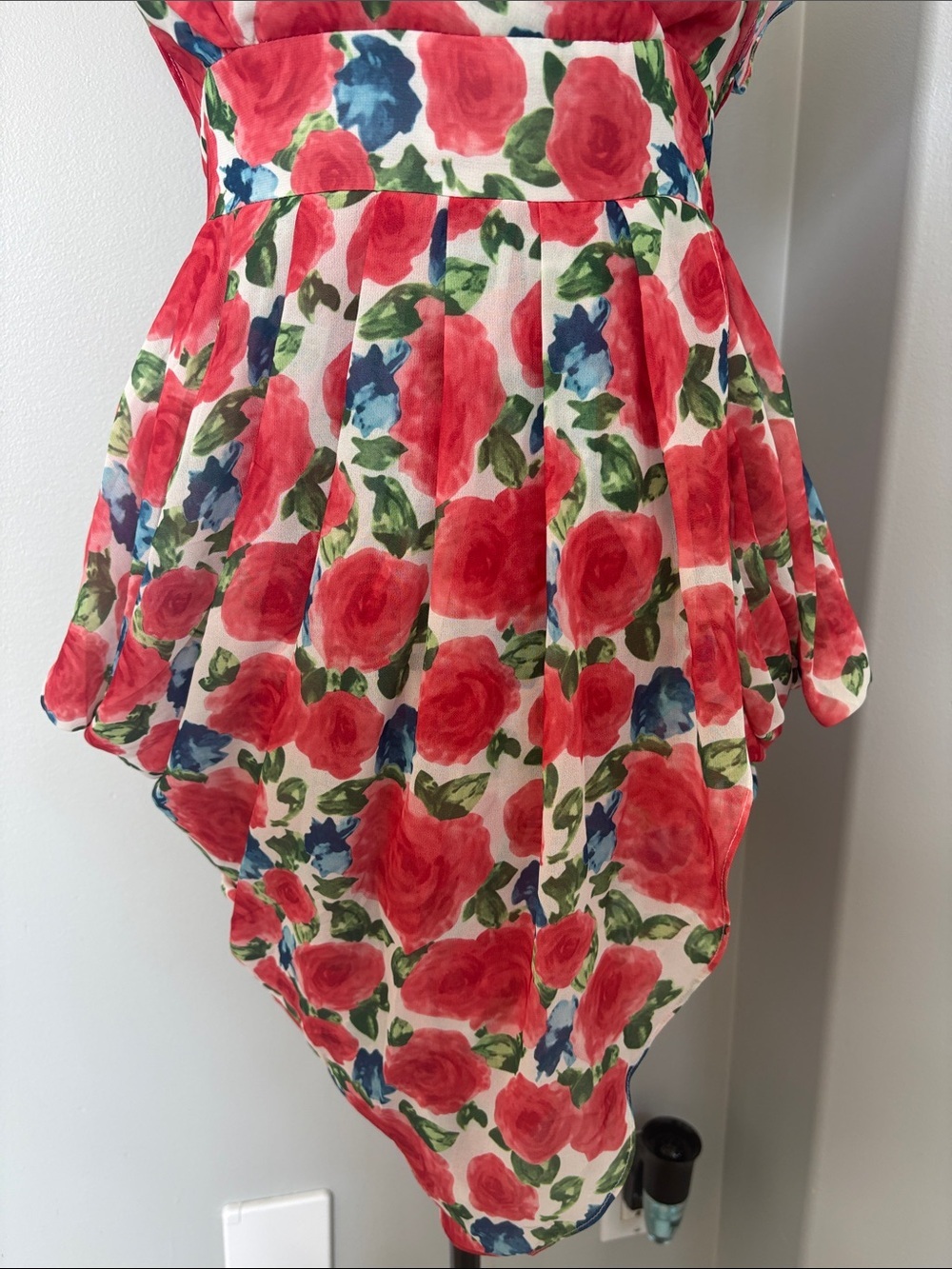Vero Moda Red Floral Wrap-Style Mini Dress with Blue & Green Accents - Picture 7 of 10